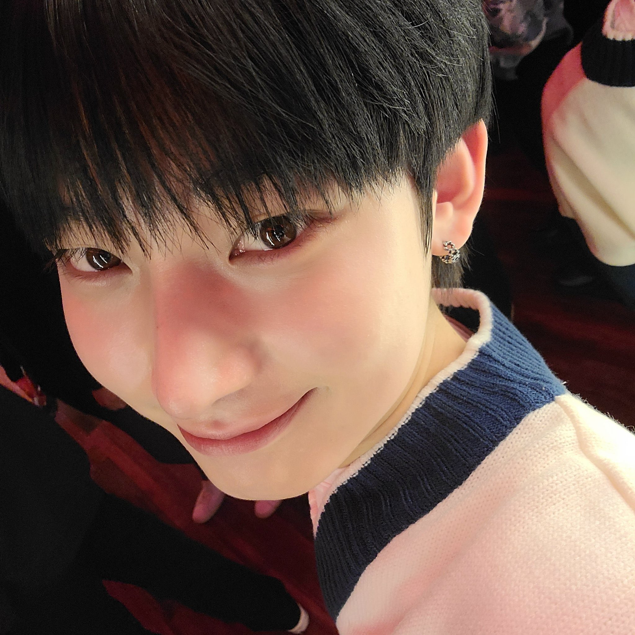 [잡담] 눈 이렇게 가로로 길고 애교살 한바가지인거 너무 짱인듯.... | 인스티즈