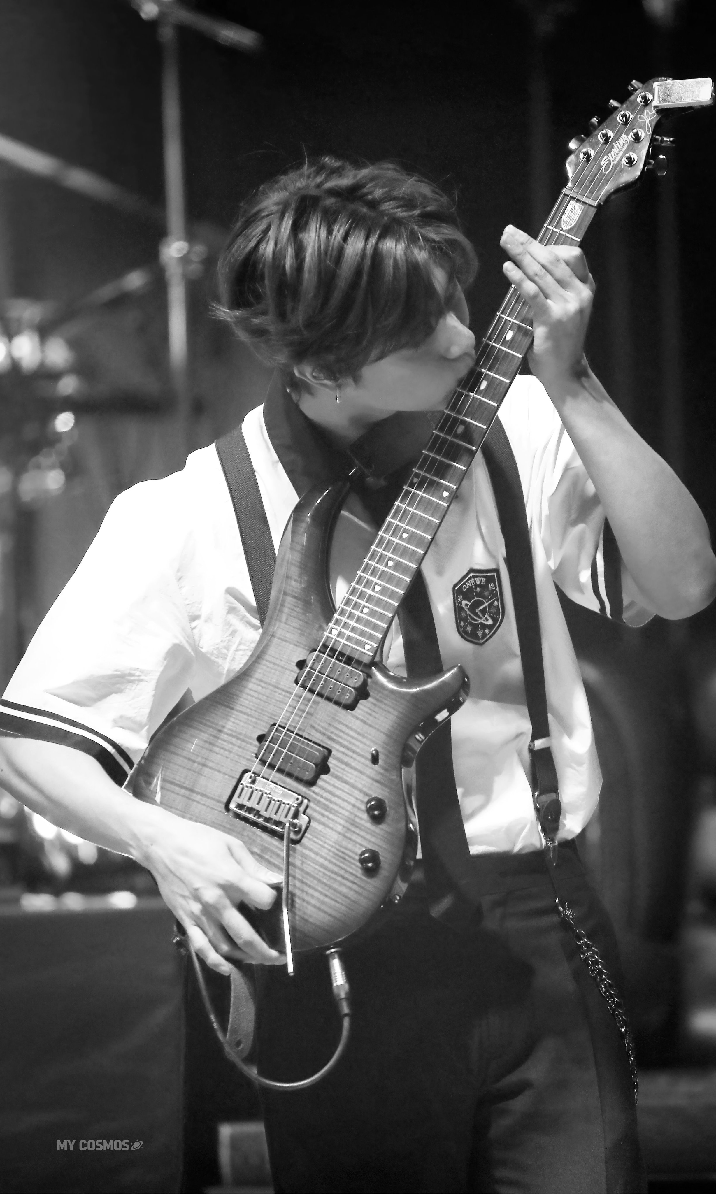 [잡담] 기타리스트가 기타에 뽀뽀하는거 어떻게 생각해 | 인스티즈