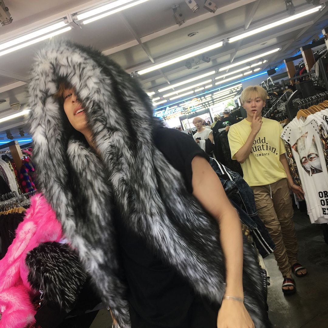 [잡담] 아니 이 사진 민규 뒤에 승관이 표정 왜케 깜찍이임?ㅋㅋㅋㅋㅋㅋㅋㅋ | 인스티즈