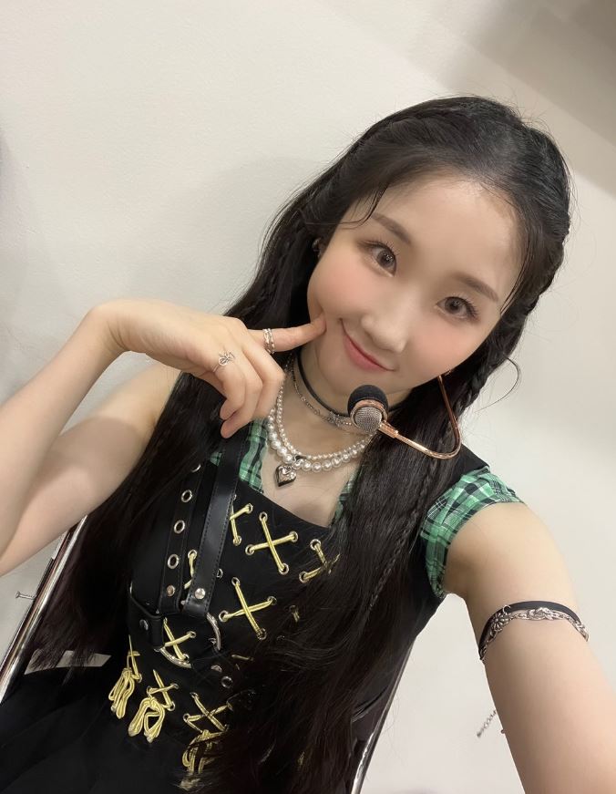 [잡담] 샤나가 밀고있는 사진 포즈 | 인스티즈