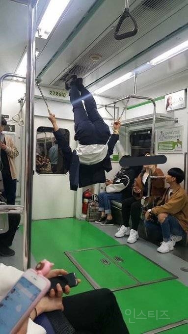지방사람들이 부러워 한다는 서울 지하철 일상.jpg | 인스티즈