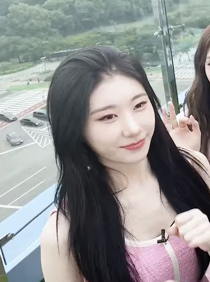 [잡담] 있지 응원법 영상 보는데 채령이 넘 예뽀... | 인스티즈