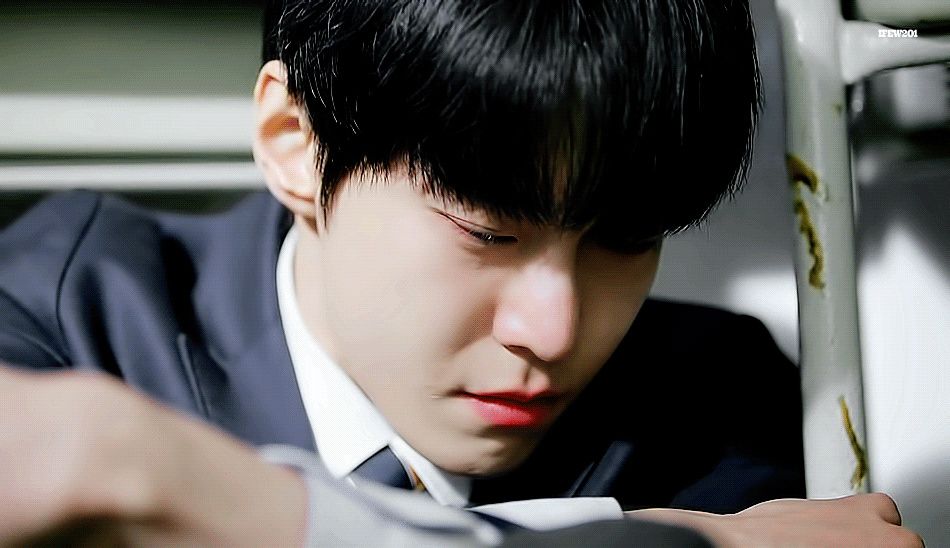 [잡담] 도영 이 남자가,,어떤 얼굴로 우는지,,알고싶지않앗는대 | 인스티즈