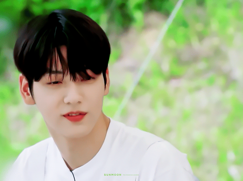 [잡담] 투바투 수빈 자연광 짤 있어!!!!!!❤️🐰❤️ | 인스티즈