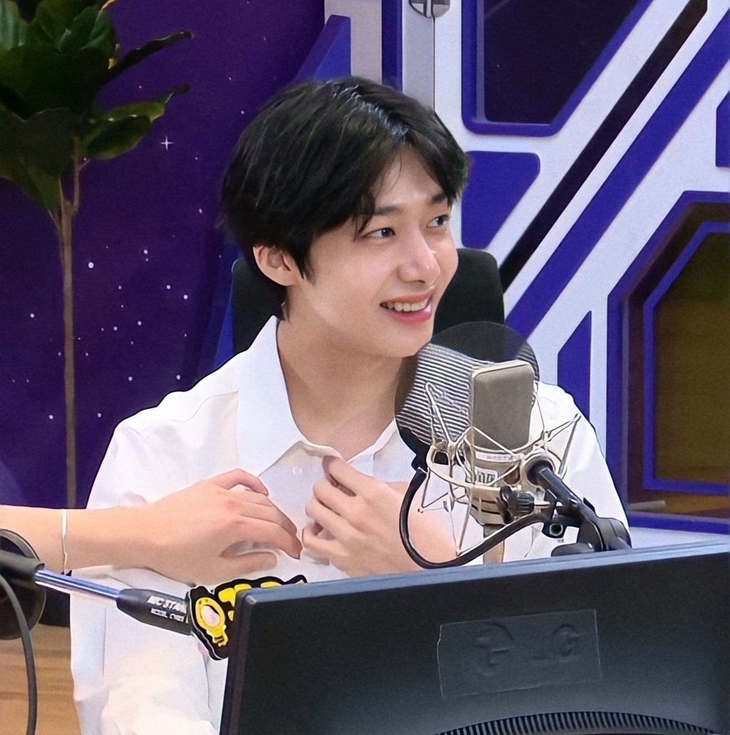 [잡담] 건성인 사람이 이렇게까지 피부에서 광날 수 있음? | 인스티즈