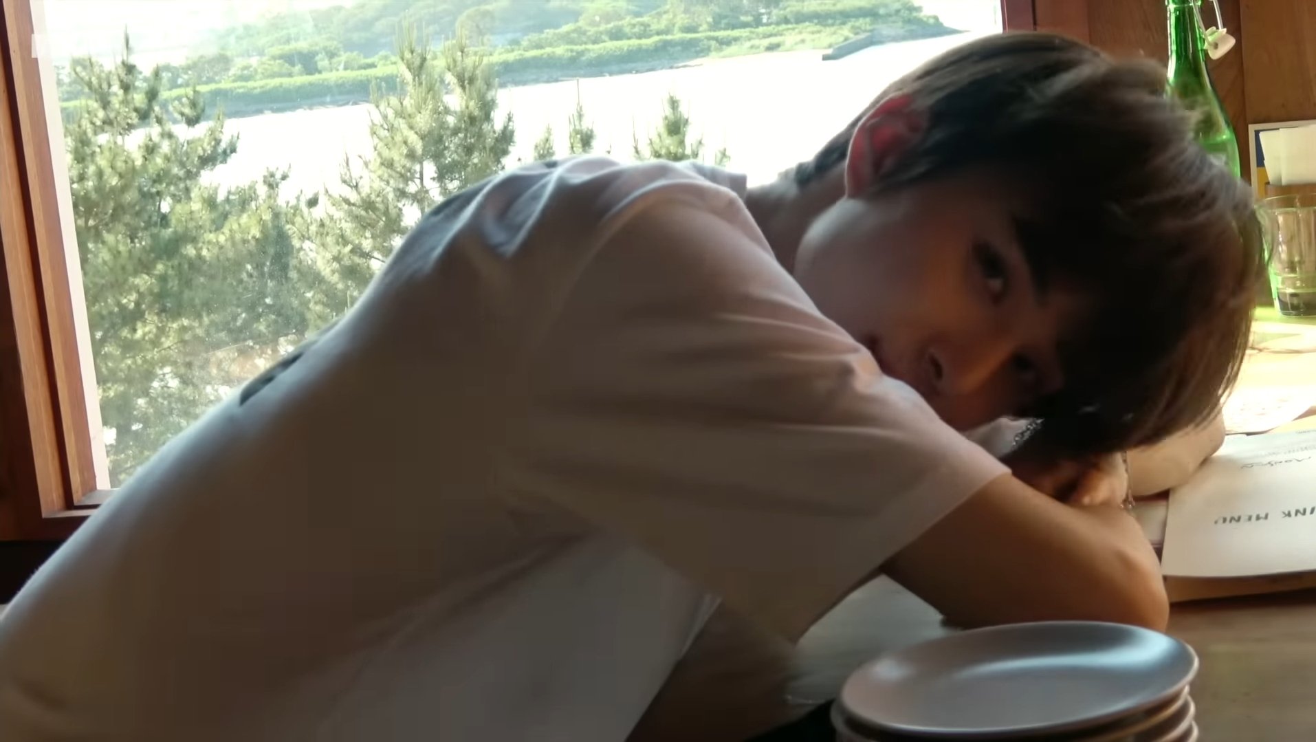 [잡담] 정우 엎드린 거 진심 ㄹㅈㄷ… | 인스티즈