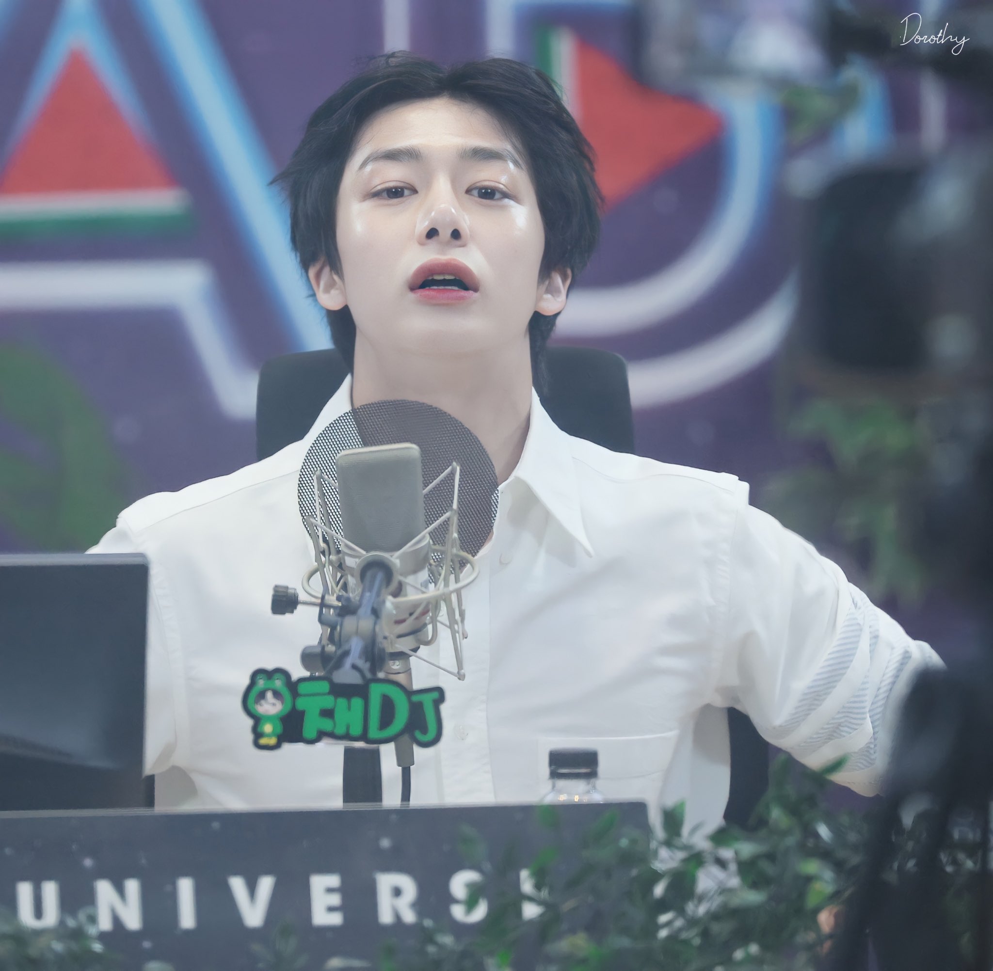 [잡담] 건성인 사람이 이렇게까지 피부에서 광날 수 있음? | 인스티즈