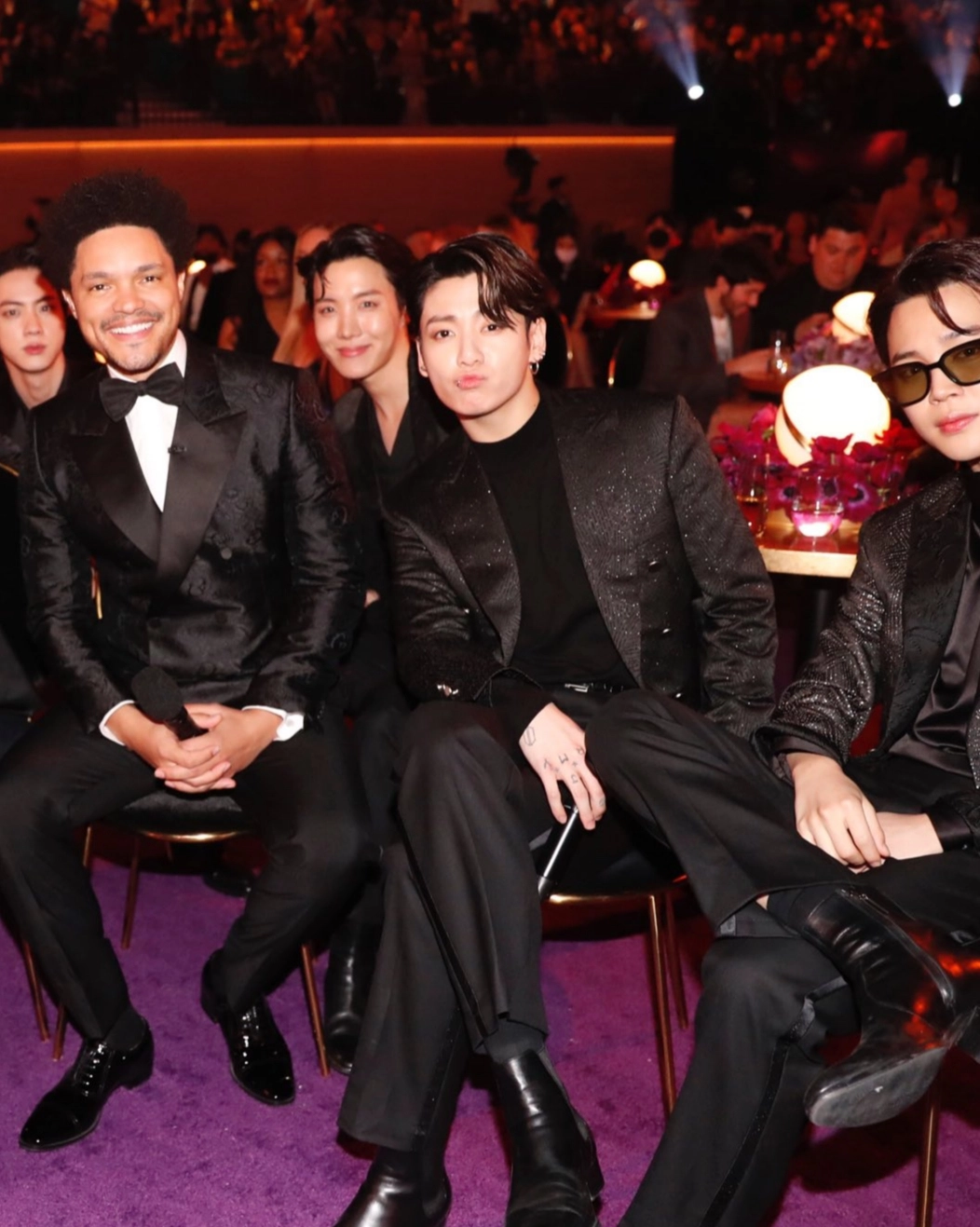 [잡담] 한명은 미국 한명은 파리 분위기 그 잡채인데 이 둘이 어떻게 같은 팀인걸까... | 인스티즈