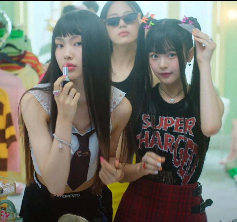 [잡담] 뉴진스 이 오른쪽 갓기 | 인스티즈