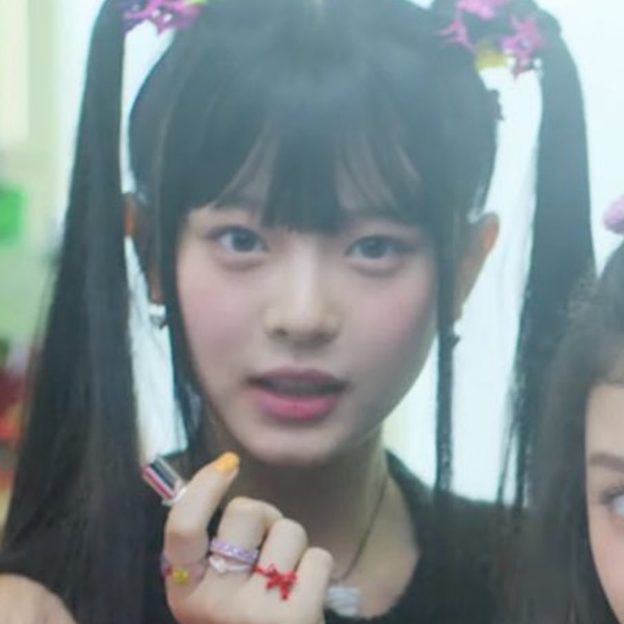 [잡담] 뉴진스 이 친구 이름 아는 사람 | 인스티즈