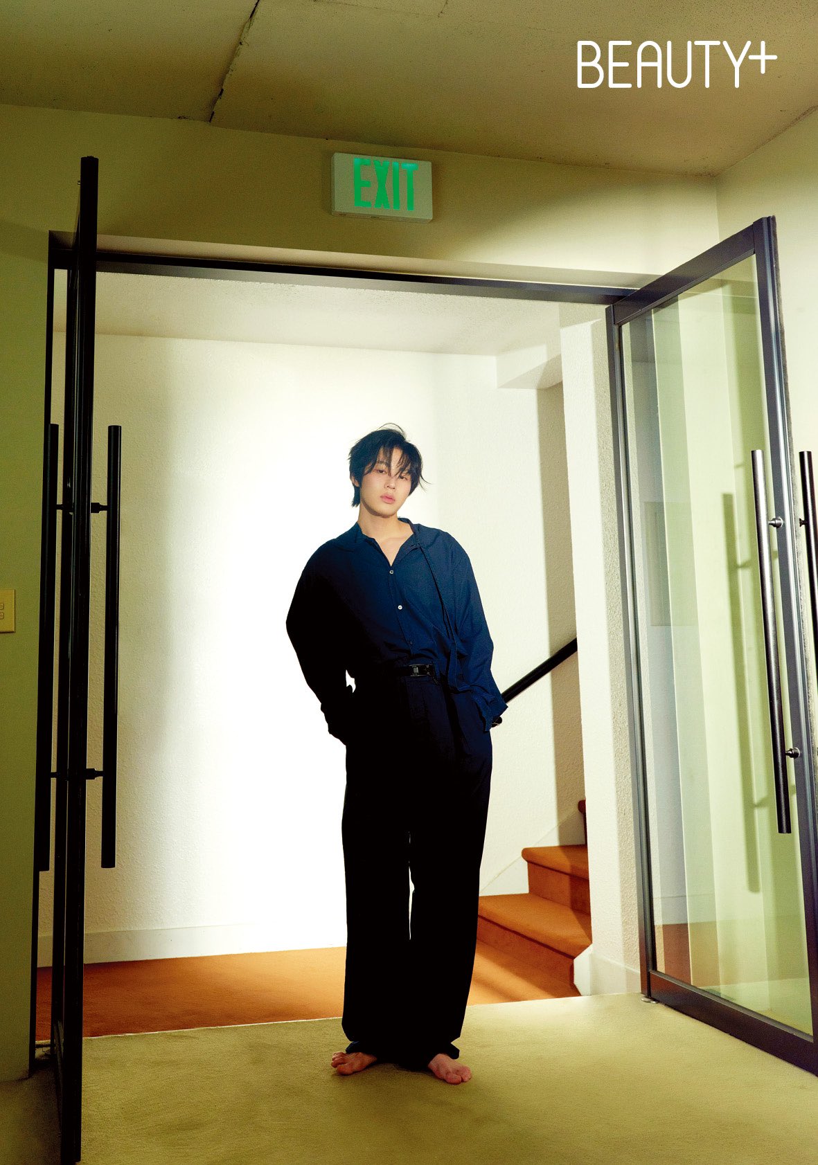 [잡담] 화보 찍을 때 마다 건조해지는 내 본진 볼 사람 | 인스티즈