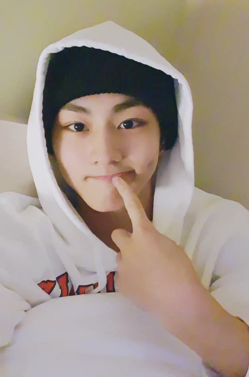 [잡담] 엔하이픈 정원 지금 쌩얼로 브이앱 하는데 얼굴봐… | 인스티즈