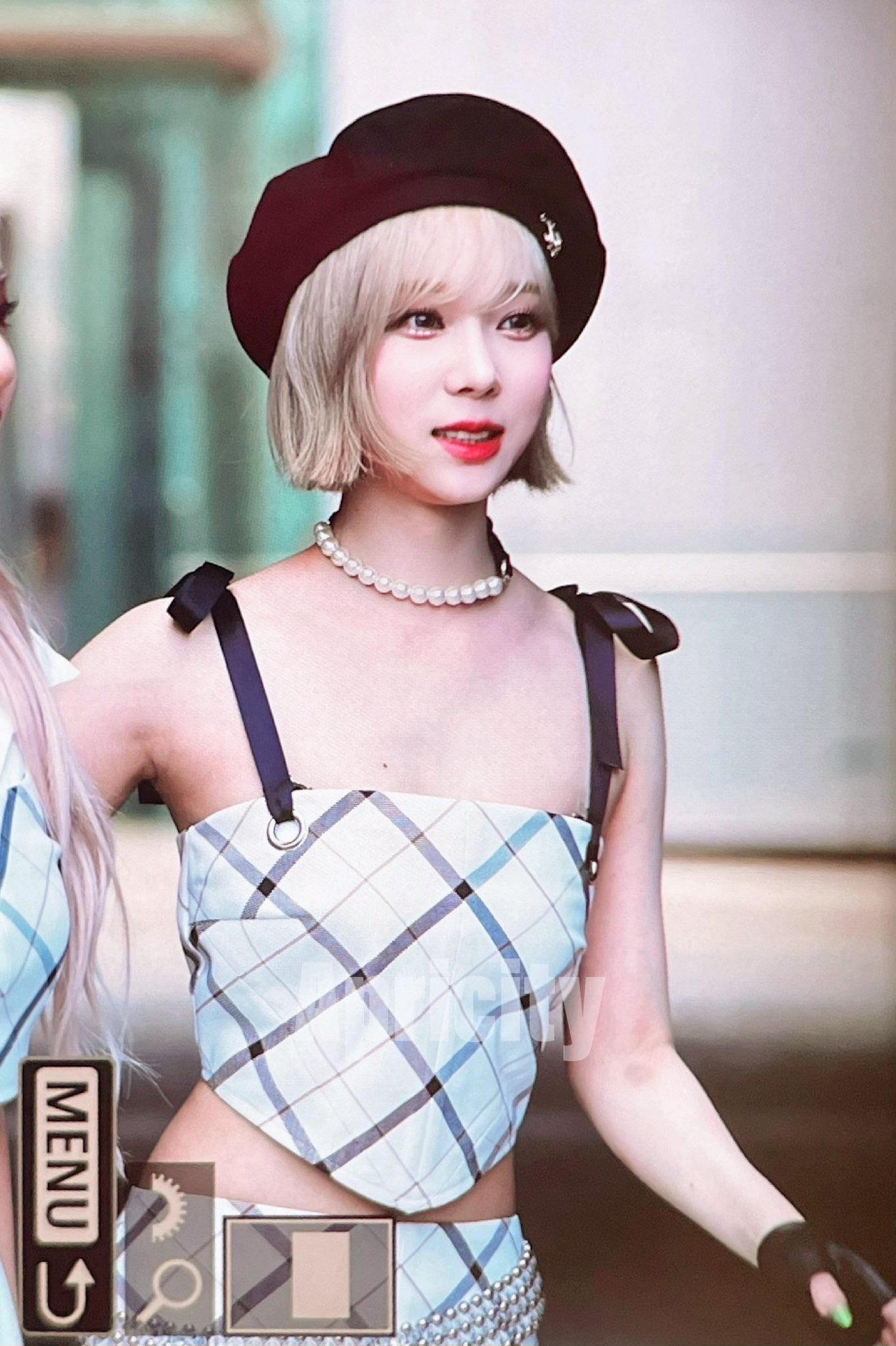 [잡담] 얘들아 오늘 뮤뱅 미팬 베레모 윈터 파쳤음🥹 | 인스티즈