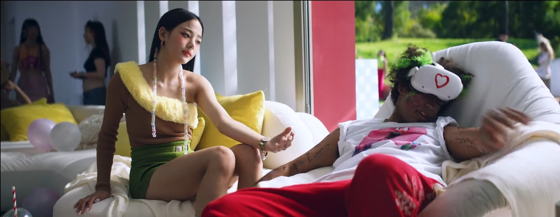 [잡담] 민희진..민지 MV 초록색 하나로 연애감정 표현한거봐... | 인스티즈