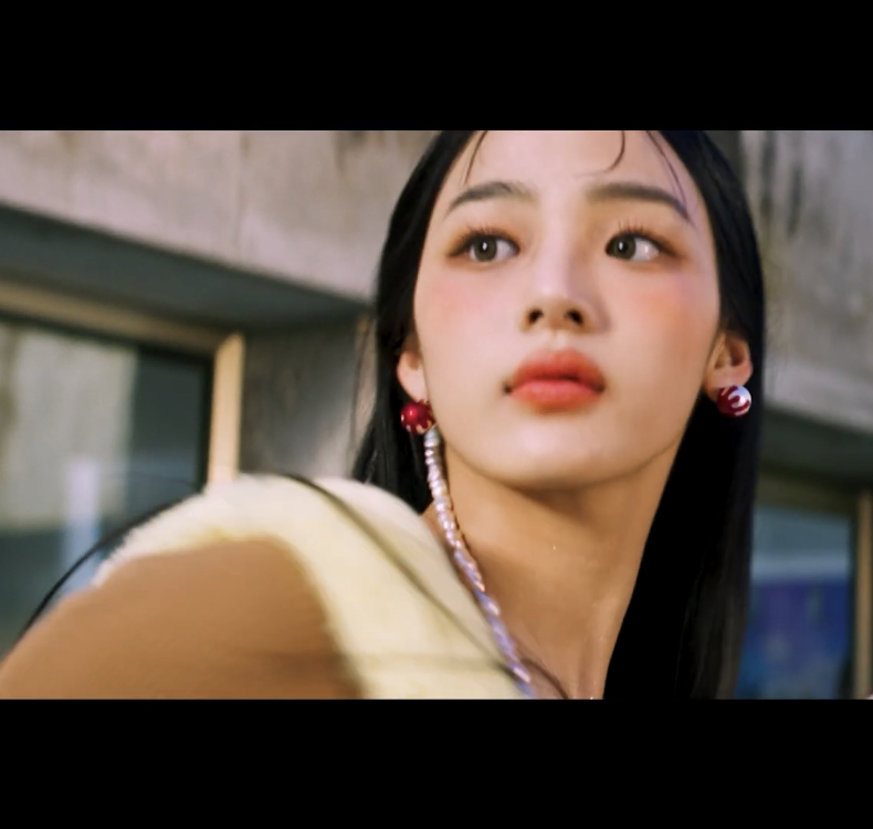 [잡담] 와 뉴진스 이친구 진짜 예쁨 | 인스티즈