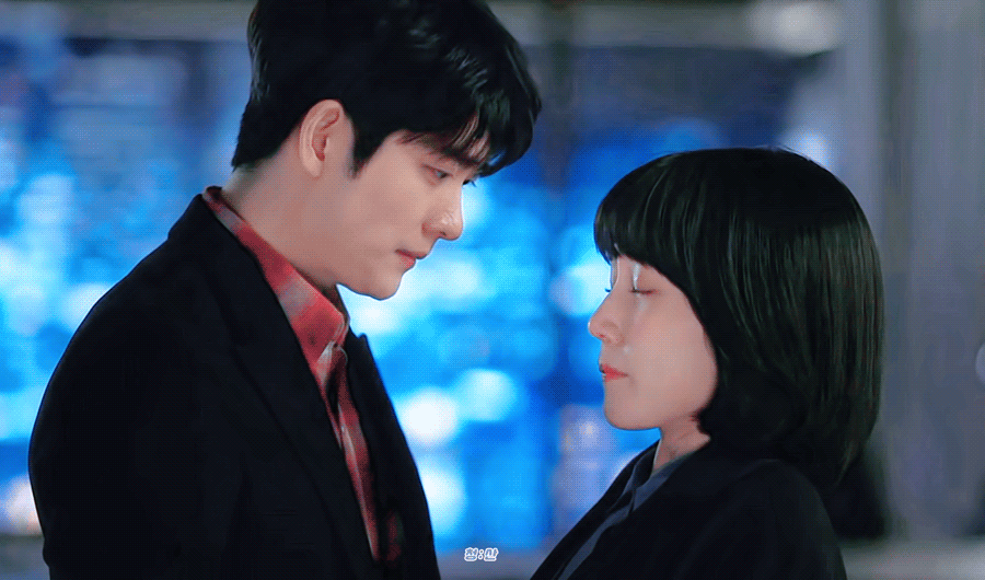 [잡담] 이준호씨..속눈썹 떼어줄 때 우리영우 눈 꼭 감고있네 | 인스티즈