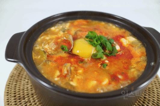 흰쌀밥에 찌개를 하나 먹어야 한다면? | 인스티즈