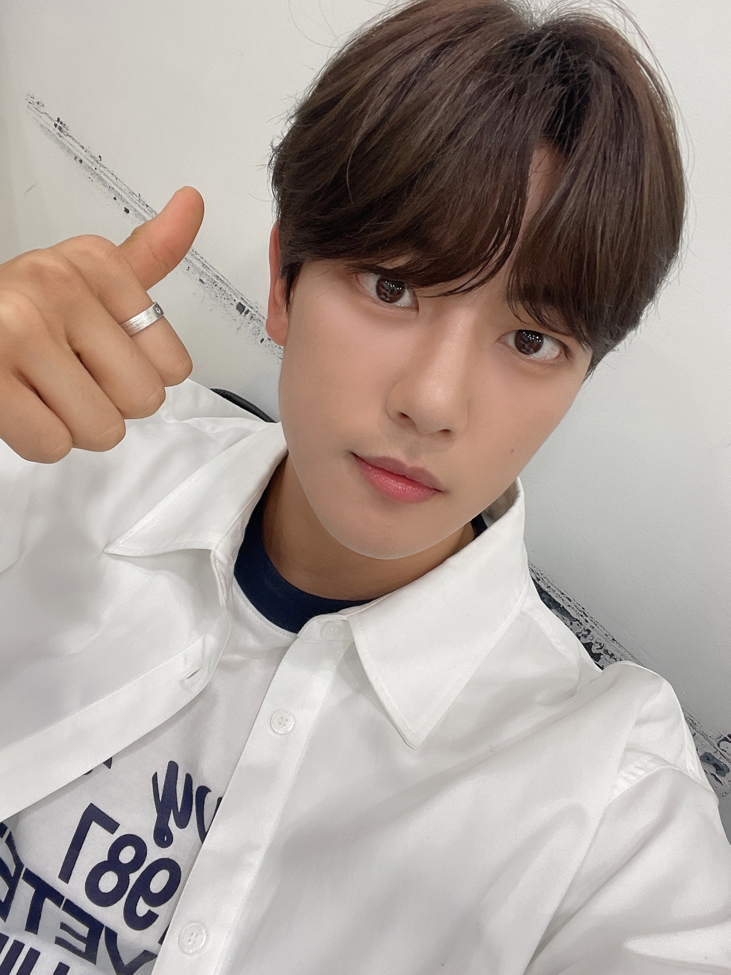 [잡담] 얘들아... 이게.. 사람 눈 크기가 맞는거임? 스노우 아니고? | 인스티즈