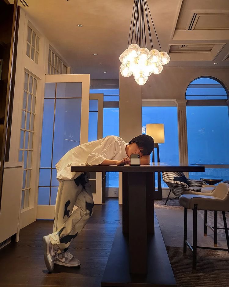 [잡담] 방탄 정제이홉 인스타…돈냄새 난다… | 인스티즈