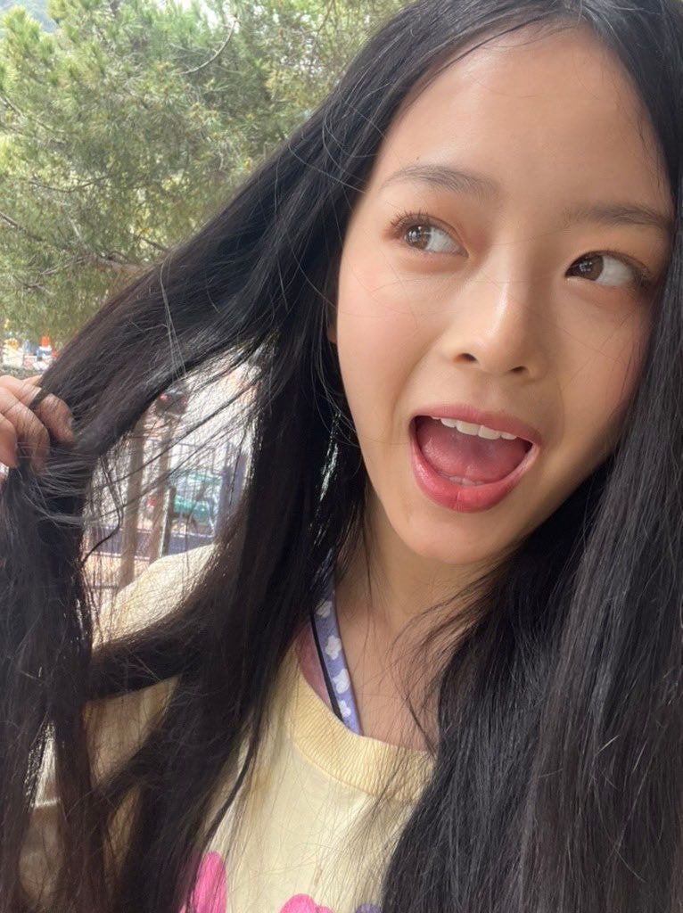 [잡담] 벌써 포카 반포자이 각인 포닝앱에 올라온 뉴진스 하니 | 인스티즈