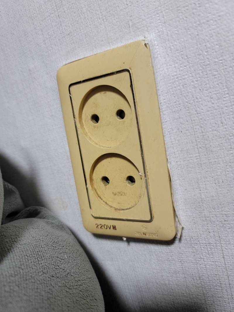 익들아 이거 여기에다가 꽂아서 써도 되는 거야?? | 인스티즈