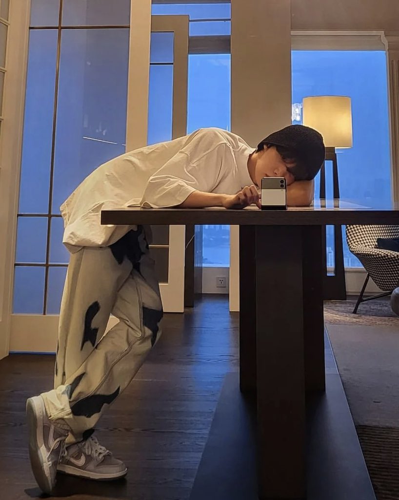 [잡담] 정호석…미국에 혼자 보내도 될까… | 인스티즈