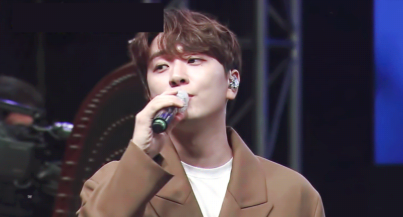 [잡담] 얘들아 이왕 이렇게된거 고우림 얼굴이나 한번씩 보고 가... | 인스티즈