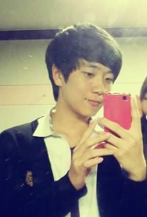 [잡담] 얘들아 이왕 이렇게된거 고우림 얼굴이나 한번씩 보고 가... | 인스티즈