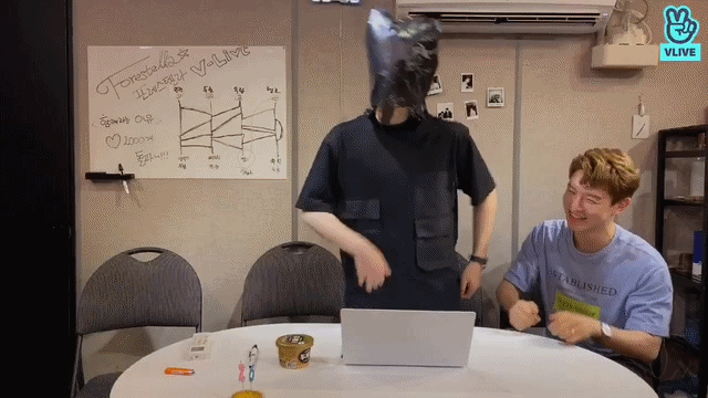 [잡담] 얘들아 이왕 이렇게된거 고우림 얼굴이나 한번씩 보고 가... | 인스티즈