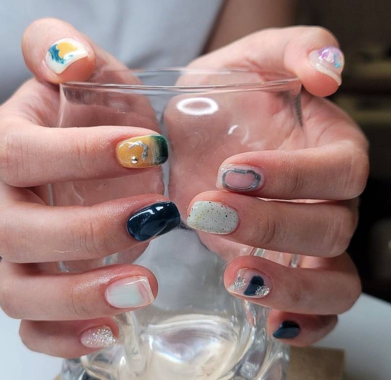 네일 잘 아는 익들🔥 이런 투명 베이스인 네일 | 인스티즈