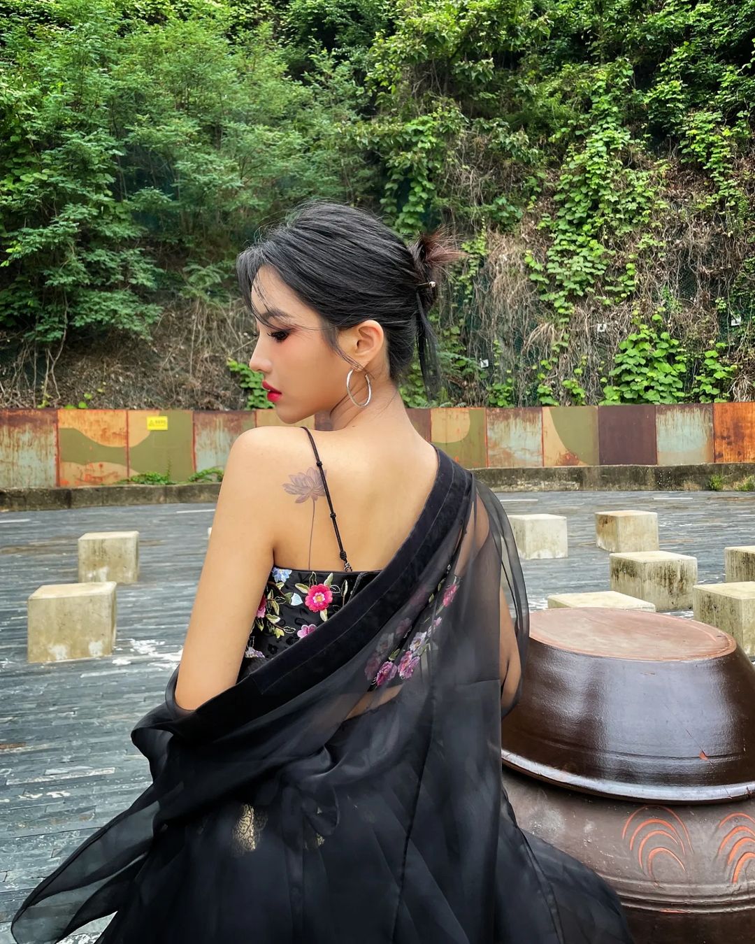 [잡담] 소연이 쉑쉑버거 광고때 입은 한복 너무 예쁘다 | 인스티즈