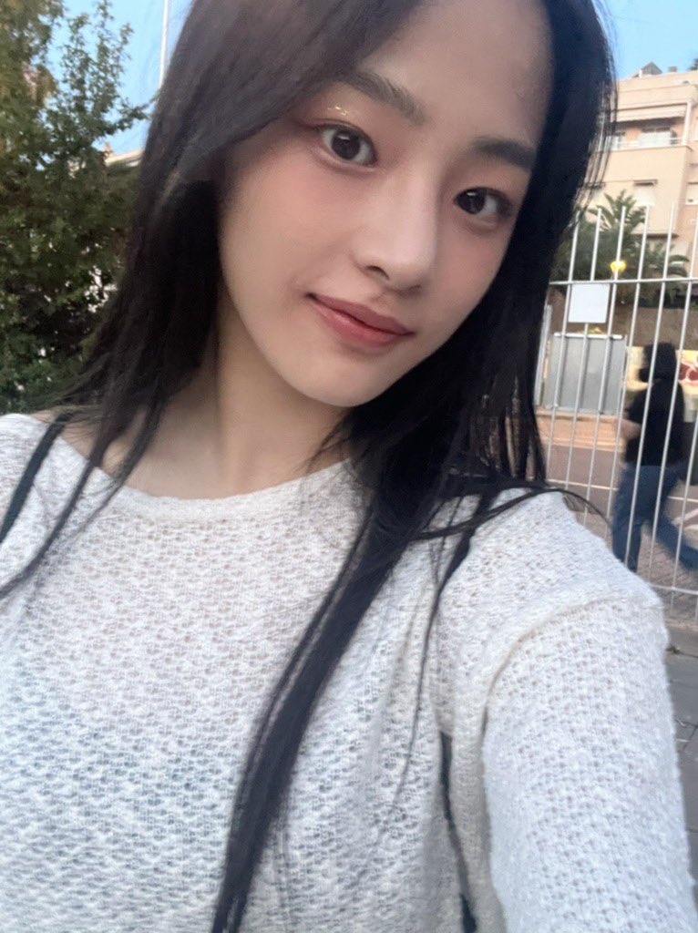 [잡담] 민지 진짜 너무너무 예뿌다 | 인스티즈