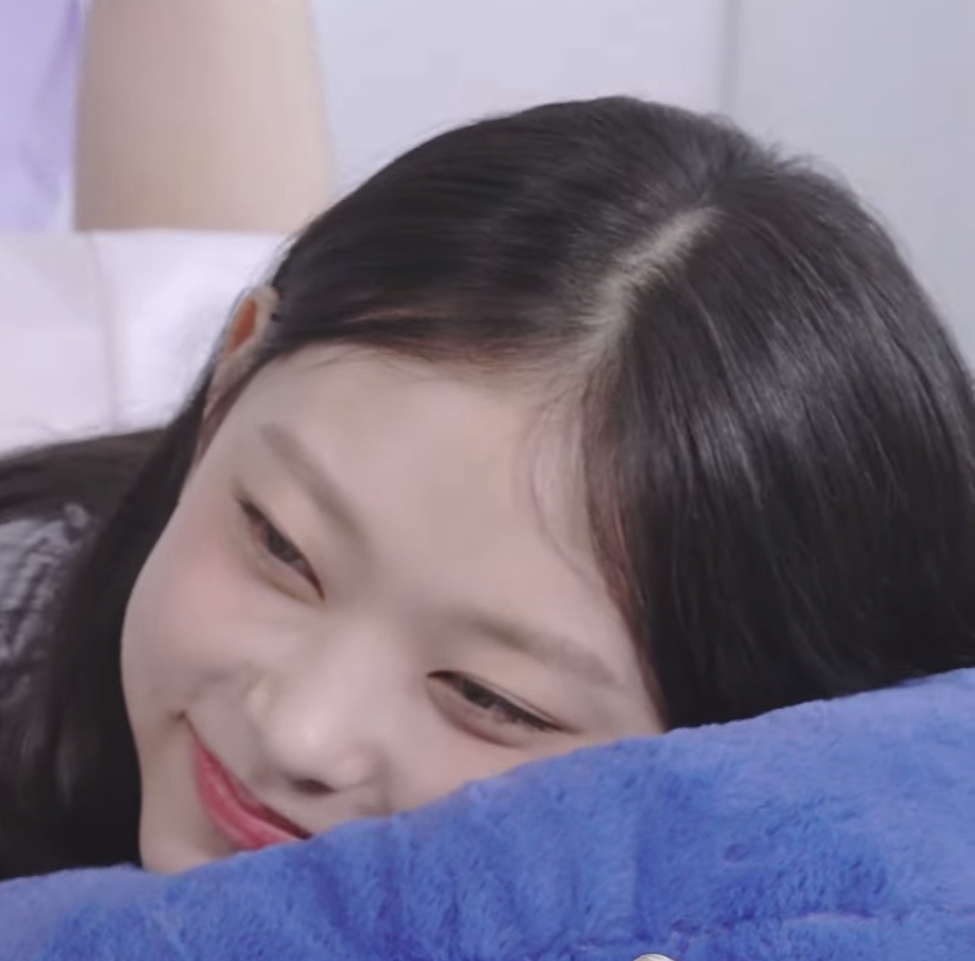 [잡담] 해린이 볼살 흘러내리는거바..🥹 | 인스티즈