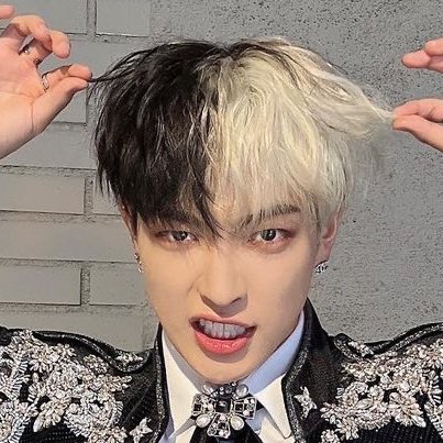 [잡담] 이 친구는 마스크 진짜 독특하다 | 인스티즈