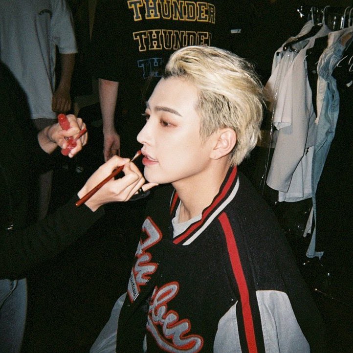 [잡담] 진심 내본이지만 너무 예쁘게 잘생겼다… | 인스티즈