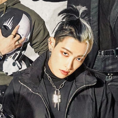 [잡담] 이 친구는 마스크 진짜 독특하다 | 인스티즈