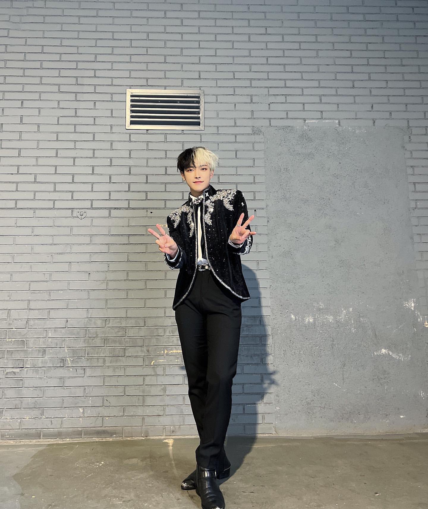 [잡담] 이 친구는 마스크 진짜 독특하다 | 인스티즈