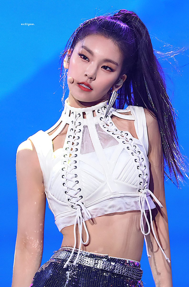 [잡담] 카리나 예지 둘 다 진짜 게임캐릭터 같애… | 인스티즈