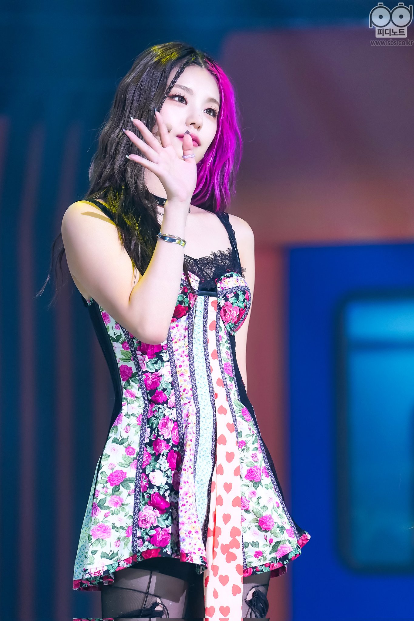 [잡담] 카리나 예지 둘 다 진짜 게임캐릭터 같애… | 인스티즈