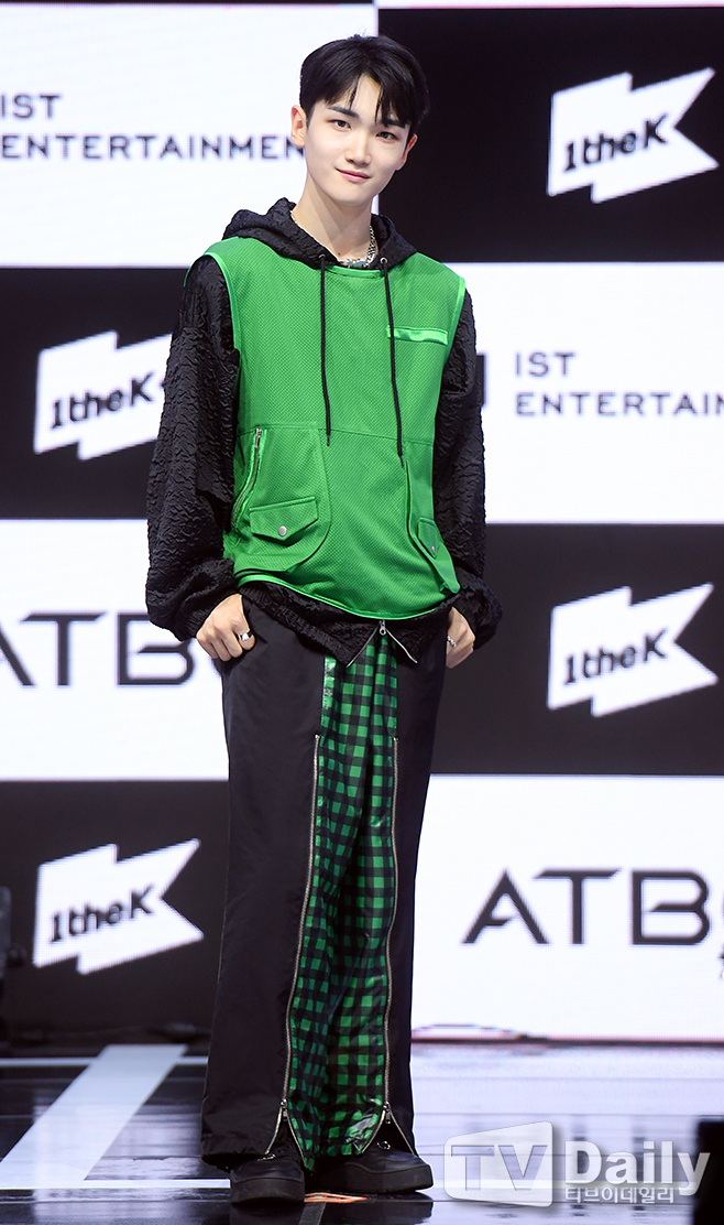 [미디어] 오늘 데뷔하는 ATBO 멤버들 데뷔 쇼케이스 사진 | 인스티즈