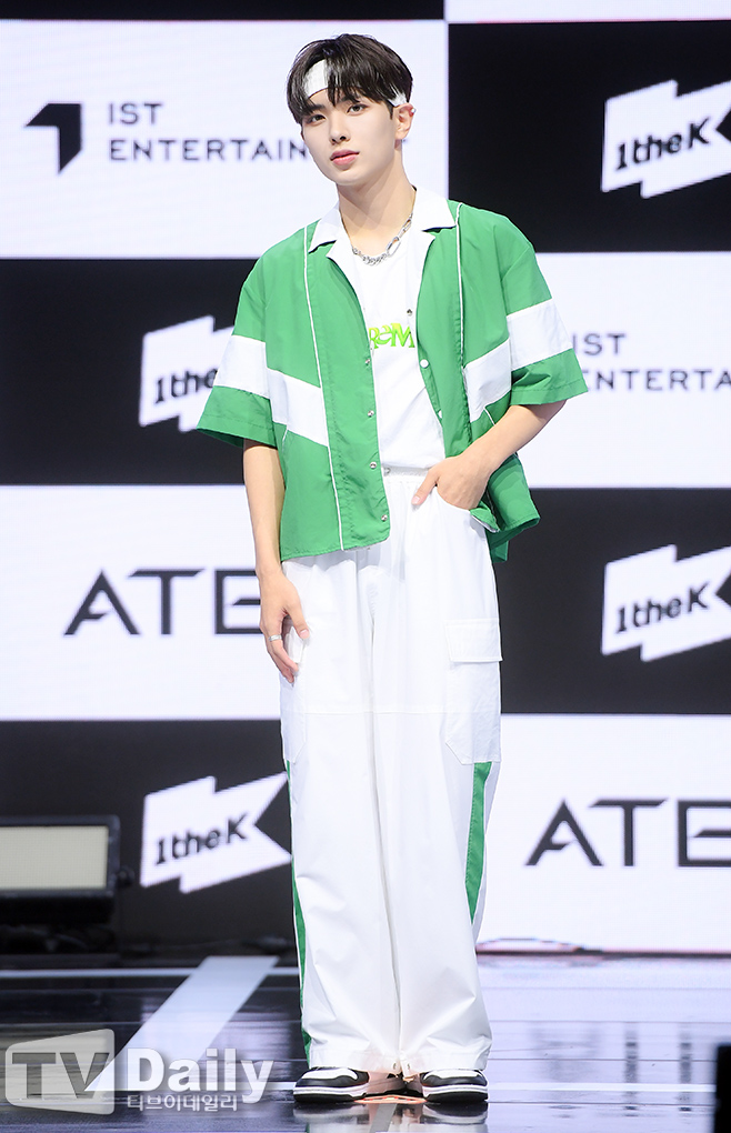 [미디어] 오늘 데뷔하는 ATBO 멤버들 데뷔 쇼케이스 사진 | 인스티즈