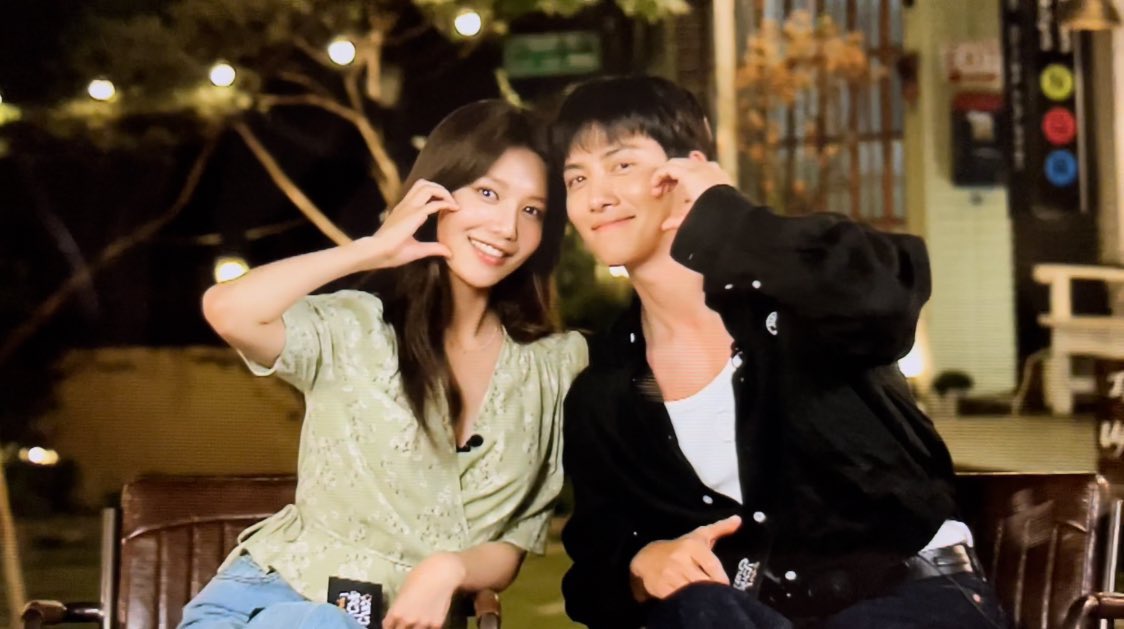 [잡담] 아까 지창욱 수영 투샷 떴는데 | 인스티즈