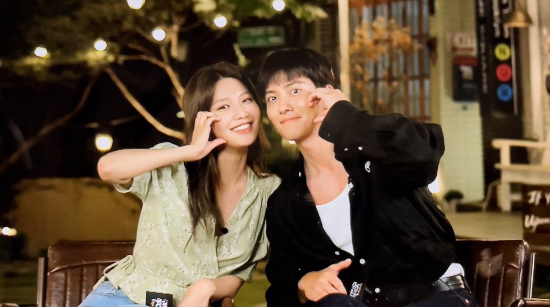 [잡담] 아까 지창욱 수영 투샷 떴는데 | 인스티즈