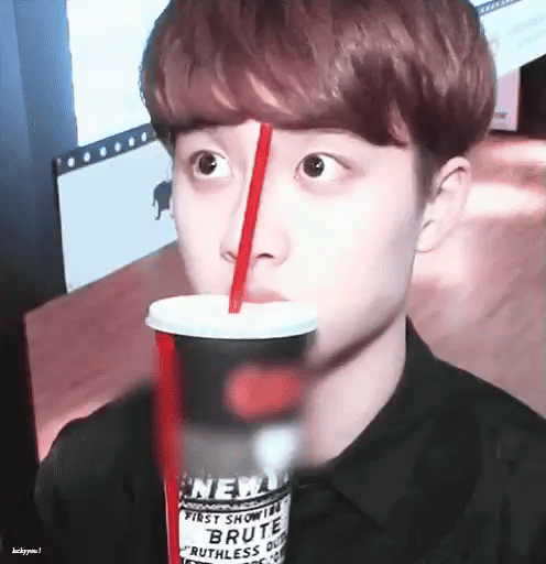 [잡담] 아무리 생각해도 이 움짤은 도경수 필모로 인정해줘야함 | 인스티즈