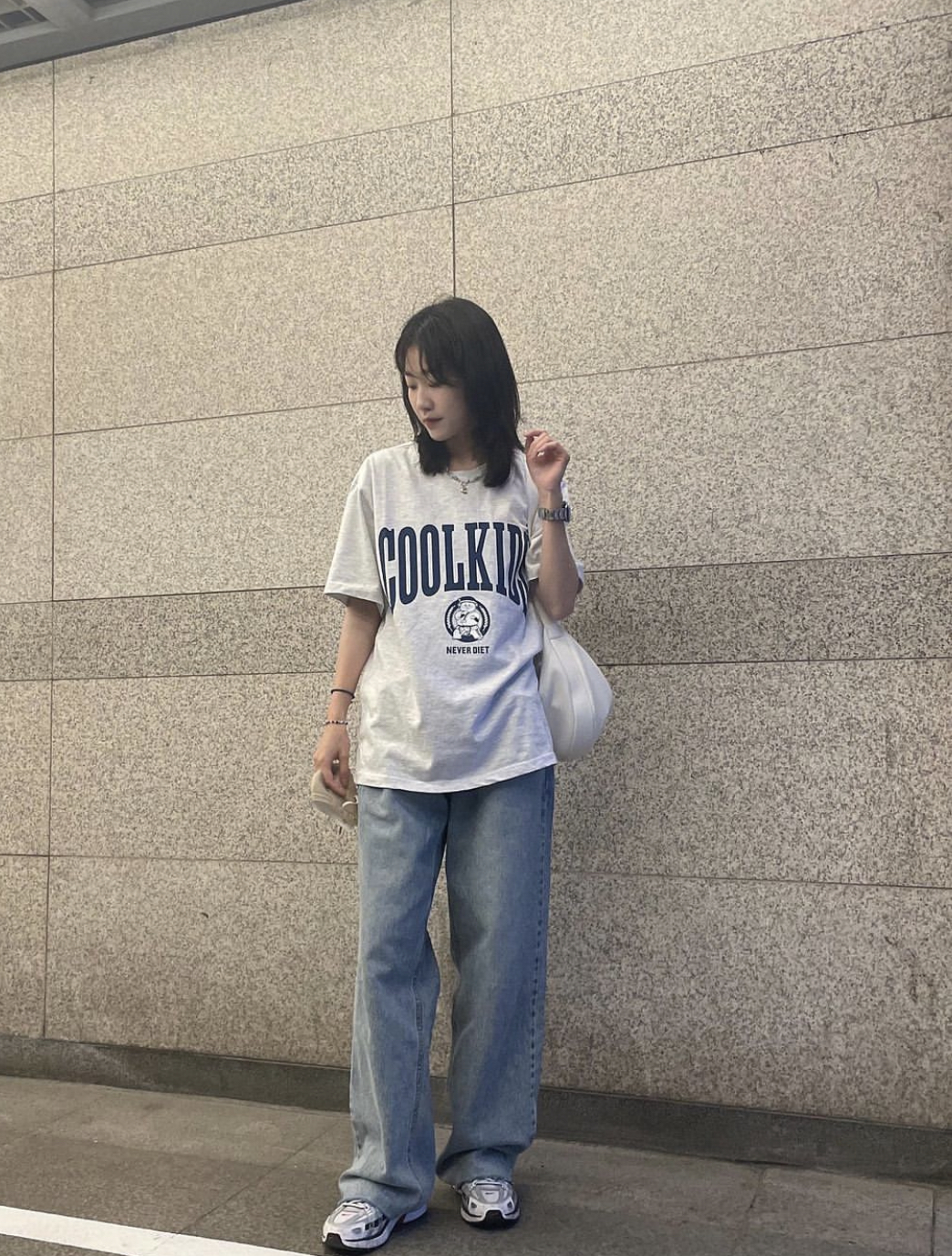 [잡담] 하윤경님 인스타 사진.. 신발 정보 아는 사람..!! | 인스티즈