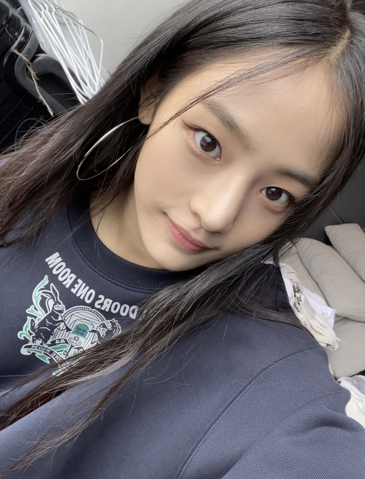 [잡담] 민지는 얼굴 특유의 분위기가 어디서 나오는 걸까?! | 인스티즈