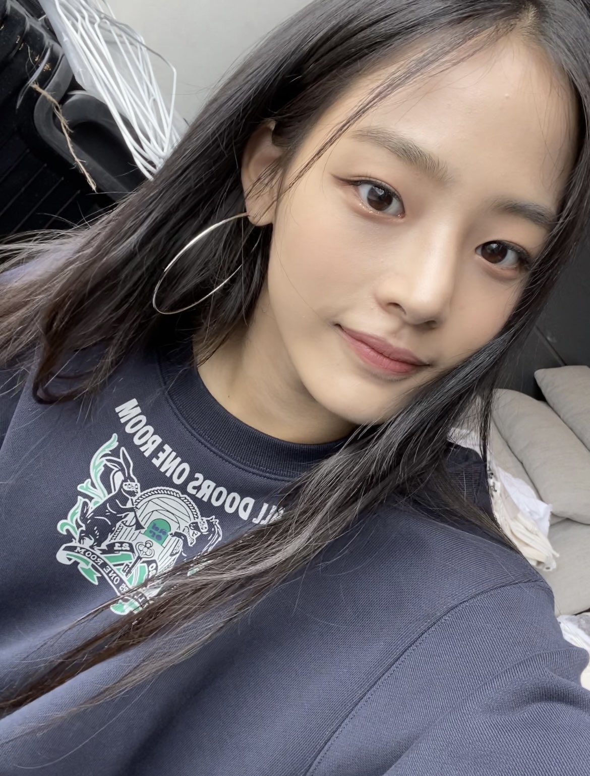 [잡담] 민지는 얼굴 특유의 분위기가 어디서 나오는 걸까?! | 인스티즈