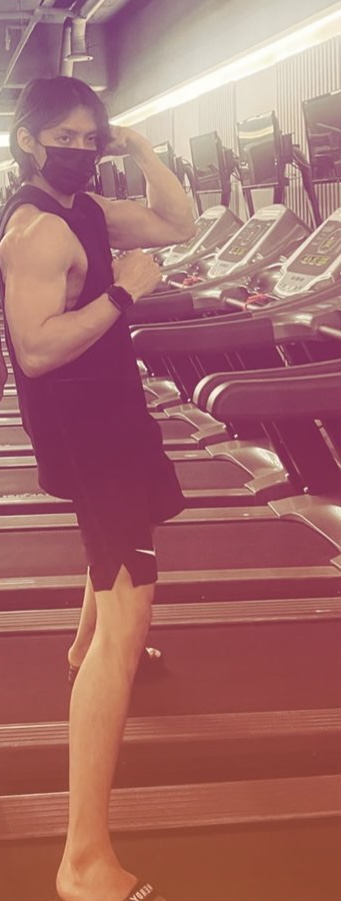 [잡담] 뭐가 조금이나마 더 가능성 있을까? 비투비 민혁 같은 몸 만들기 vs | 인스티즈