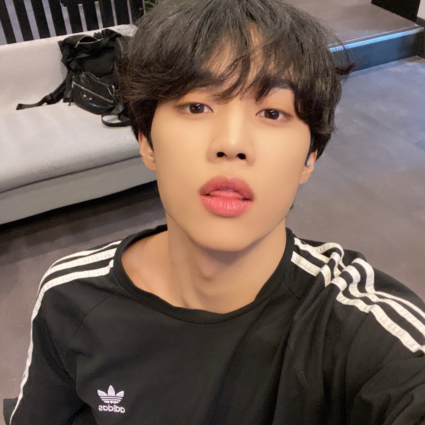 [잡담] 더보이즈 선우 아디다스만 입으면 ㄹㅇ세상 힙해짐 | 인스티즈