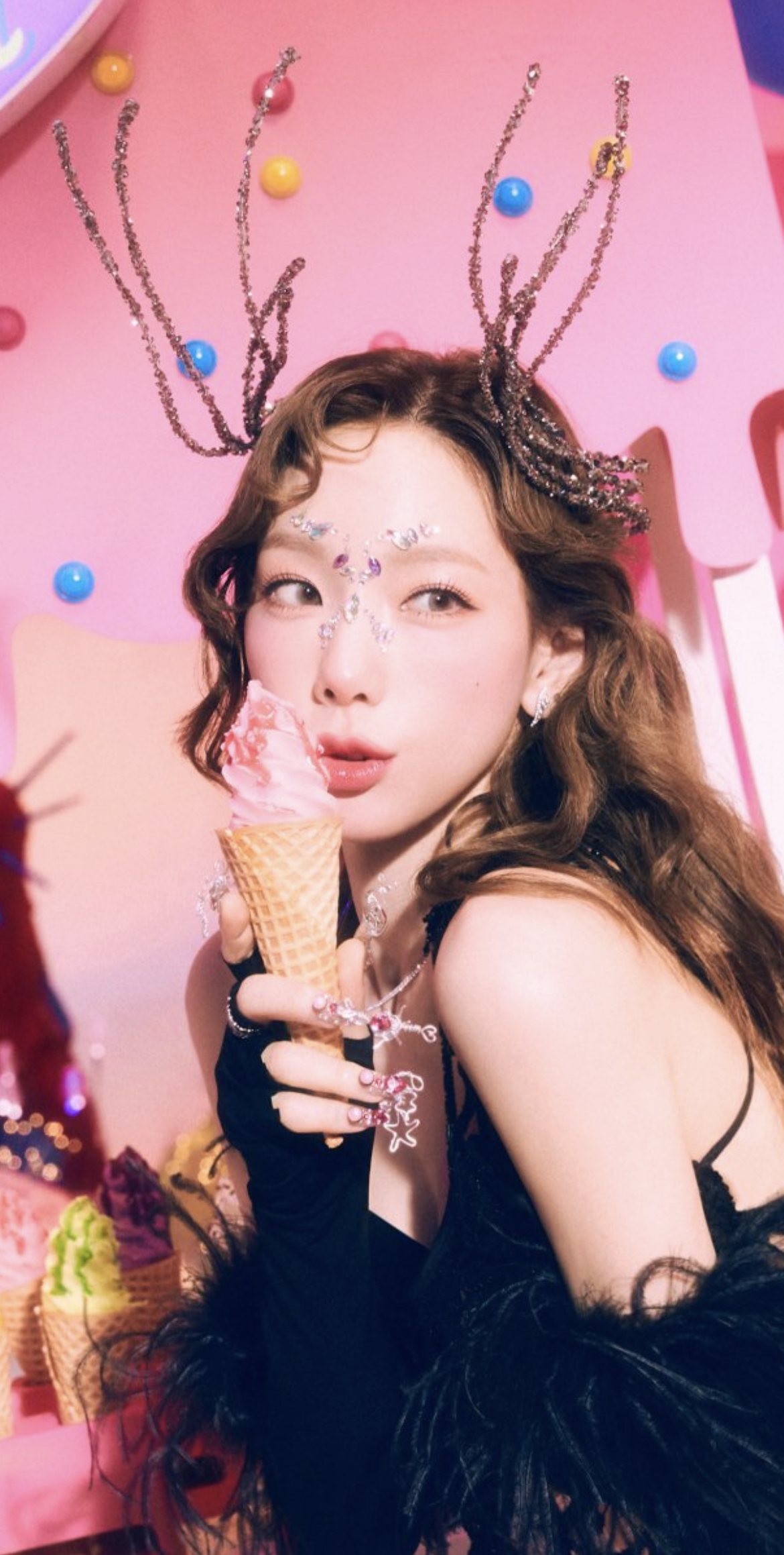 [잡담] 태연 왜 이런 것도 잘 어울리는 거임..? | 인스티즈